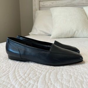 Enzo Angiolini liberty navy blue leather square toe loafers. Size 7M